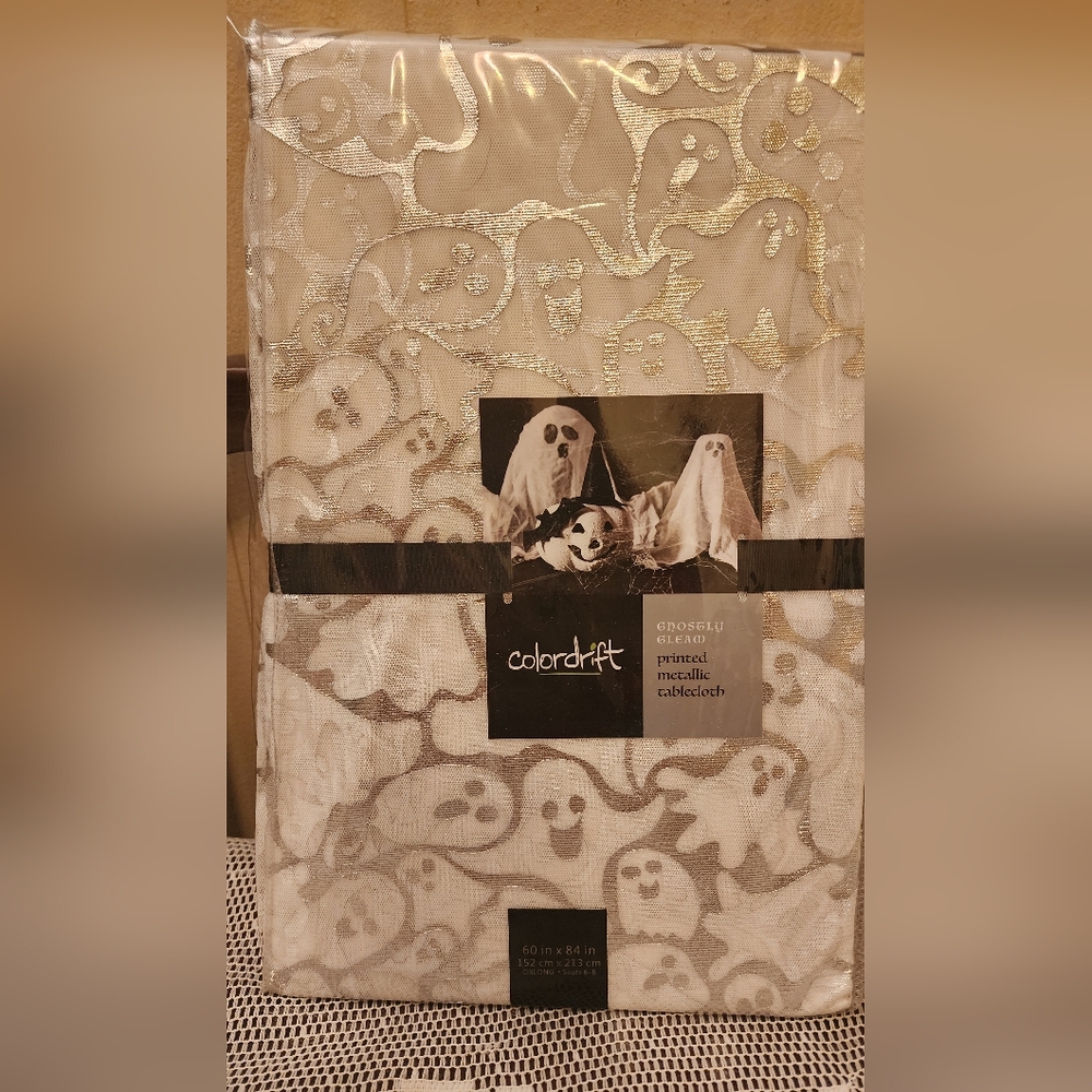 ColorDrift Ghostly Glow Metallic Tablecloth